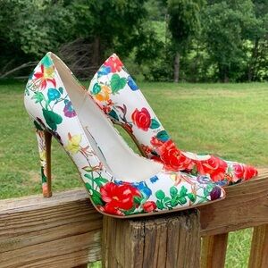 Multi-colored size 9 Hot Tomato Heels red blue yellow green purple white